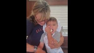 The video shows little Cade all set in his apron and chef’s hat to bake some cookies with his nana.(Instagram/@littlechefcade) The video shows little Cade all set in his apron and chef’s hat to bake some cookies with his nana.(Instagram/@littlechefcade)