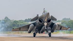 A Rafale combat aircraft at the Air Force Station in Ambala.(PTI) A Rafale combat aircraft at the Air Force Station in Ambala.(PTI)