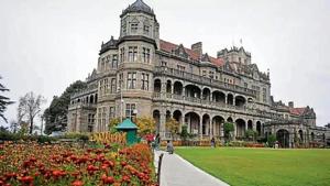 Viceregal Lodge, which is now known as Rashtrapati Niwas, is a 132-year-old British era building located on the Observatory Hills of Shimla.(Deepak SanstaHT)
