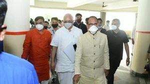 Maharashtra government’s decision came when the state government in Madhya Pradesh was considering increasing 3700 beds with oxygen and 564 ICU beds in the state. (Photo @ChouhanShivraj) Maharashtra government’s decision came when the state government in Madhya Pradesh was considering increasing 3700 beds with oxygen and 564 ICU beds in the state. (Photo @ChouhanShivraj)