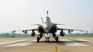 The Rafale fighter jets will be inducted to the 17 Squadron ‘Golden Arrows’ today.(@IAF_MCC/Twitter) The Rafale fighter jets will be inducted to the 17 Squadron ‘Golden Arrows’ today.(@IAF_MCC/Twitter)