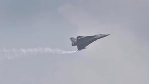 A Rafale fighters shows its skills during the induction ceremeony.(Ajay Agarwal/HT Photos) A Rafale fighters shows its skills during the induction ceremeony.(Ajay Agarwal/HT Photos)