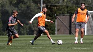 Karim Banzema during a Real Madrid practice session.(Twitter/Real Madrid) Karim Banzema during a Real Madrid practice session.(Twitter/Real Madrid)