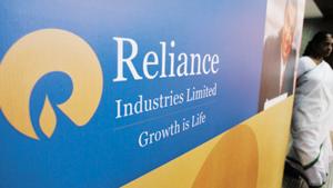 Mint had reported on 5 September that Reliance Industries had offered investors in Jio Platforms the option to also invest in its retail unit.(Reuters) Mint had reported on 5 September that Reliance Industries had offered investors in Jio Platforms the option to also invest in its retail unit.(Reuters)