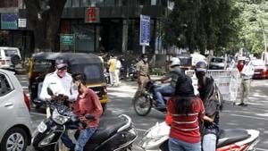 Police take action against people not wearing mask during covid 19 at Balgandharwa chauk in Pune.(HT Photo) Police take action against people not wearing mask during covid 19 at Balgandharwa chauk in Pune.(HT Photo)