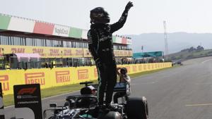 Mercedes driver Lewis Hamilton of Britain celebrates his pole position after the qualification ahead of the Grand Prix of Tuscany, at the Mugello circuit in Scarperia, Italy, Saturday, Sept. 12, 2020. The Formula One Grand Prix of Tuscany will take place on Sunday.(AP) Mercedes driver Lewis Hamilton of Britain celebrates his pole position after the qualification ahead of the Grand Prix of Tuscany, at the Mugello circuit in Scarperia, Italy, Saturday, Sept. 12, 2020. The Formula One Grand Prix of Tuscany will take place on Sunday.(AP)