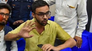 In at least four charge sheets, police have said Khalid had met suspended and jailed Aam Aadmi Party’s councillor Hussain and Saifi on January 8 at the Shaheen Bagh sit-in protest site to allegedly plan the riots.(PTI Photo) In at least four charge sheets, police have said Khalid had met suspended and jailed Aam Aadmi Party’s councillor Hussain and Saifi on January 8 at the Shaheen Bagh sit-in protest site to allegedly plan the riots.(PTI Photo)