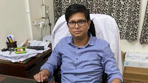 Dr Amit Garg, microbiologist and in-charge of Covid-19 lab in Lala Lajpat Rai Memorial (LLRM) Medical College, Meerut.(HT Photo) Dr Amit Garg, microbiologist and in-charge of Covid-19 lab in Lala Lajpat Rai Memorial (LLRM) Medical College, Meerut.(HT Photo)