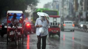 Light rain would occur over isolated places of North-East Delhi (Badli, Model Town, Azadpur, Burari) during the next two hours.(Raj K Raj/HT PHOTO) Light rain would occur over isolated places of North-East Delhi (Badli, Model Town, Azadpur, Burari) during the next two hours.(Raj K Raj/HT PHOTO)