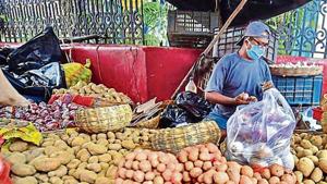 August is the third consecutive month when potato inflation has clocked a number higher than 50%.(PTI file) August is the third consecutive month when potato inflation has clocked a number higher than 50%.(PTI file)