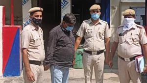 The conman, identified as Ajay Sharma, was arrested from his home at Sahibabad in Uttar Pradesh’s Ghaziabad on Sunday, a day after the food grain merchant from north Delhi’s Lahori Gate Naya Bazar filed a cheating complaint at the local police station, said deputy commissioner of police (north) Anto Alphonse. (HT Photo) The conman, identified as Ajay Sharma, was arrested from his home at Sahibabad in Uttar Pradesh’s Ghaziabad on Sunday, a day after the food grain merchant from north Delhi’s Lahori Gate Naya Bazar filed a cheating complaint at the local police station, said deputy commissioner of police (north) Anto Alphonse. (HT Photo)