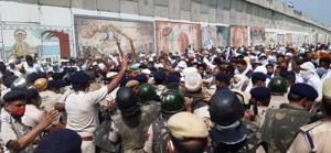 Farmers from across Haryana being prevented from reaching Pipli grain market near Kurukshetra to hold a protest against the three farm ordinances last week. The administration eventually relented but not before the farmers were lathicharged in a bid to disperse them.(HT file photo) Farmers from across Haryana being prevented from reaching Pipli grain market near Kurukshetra to hold a protest against the three farm ordinances last week. The administration eventually relented but not before the farmers were lathicharged in a bid to disperse them.(HT file photo)