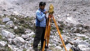 Virendra Rana during one of his field visits in the Nanda Devi glaciers while pursuing his PhD.(Photo: MPS Bisht) Virendra Rana during one of his field visits in the Nanda Devi glaciers while pursuing his PhD.(Photo: MPS Bisht)