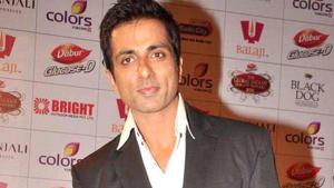 Sonu Sood has been actively helping the needy for the past five months. Sonu Sood has been actively helping the needy for the past five months.