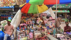 A vendor sells China-made products at a stall on a roadside, in Kolkata.(PTI/ File photo) A vendor sells China-made products at a stall on a roadside, in Kolkata.(PTI/ File photo)
