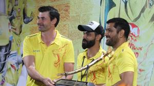 Stephen Fleming and MS Dhoni present the award to R Jadeja(Twitter/CSK) Stephen Fleming and MS Dhoni present the award to R Jadeja(Twitter/CSK)
