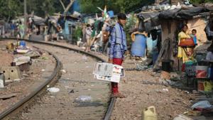 The Railway Basti Jan Sangharsh Morcha, the coalition, said it will hold the protests even as it welcomes the Centre’s promise of no coercive action against settlements on railway land for four weeks(Representational Photo/HT) The Railway Basti Jan Sangharsh Morcha, the coalition, said it will hold the protests even as it welcomes the Centre’s promise of no coercive action against settlements on railway land for four weeks(Representational Photo/HT)