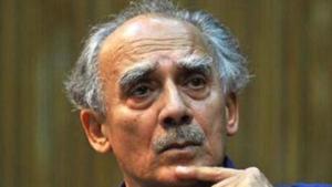 “Prima facie, it appears that the then minister Arun Shourie and then secretary Pradeep Baijal misused their offices and caused a loss of Rs 244 crore to the central government in the deal,” the court said.(PTI file photo) “Prima facie, it appears that the then minister Arun Shourie and then secretary Pradeep Baijal misused their offices and caused a loss of Rs 244 crore to the central government in the deal,” the court said.(PTI file photo)
