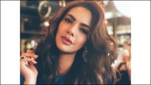 Esha Gupta makes fans’ jaws drop with Upavistha Konasana pose in latest fitness picture(Instagram/egupta) Esha Gupta makes fans’ jaws drop with Upavistha Konasana pose in latest fitness picture(Instagram/egupta)