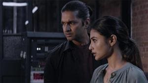 London Confidential tells the story of two undercover cops Uma (Mouni Roy) and Arjun (Purab Kohli) posted at the London RAW station.(ZEE5) London Confidential tells the story of two undercover cops Uma (Mouni Roy) and Arjun (Purab Kohli) posted at the London RAW station.(ZEE5)