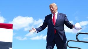 US President Donald Trump has ordered the US Commerce Department to deplatform both apps.(REUTERS) US President Donald Trump has ordered the US Commerce Department to deplatform both apps.(REUTERS)