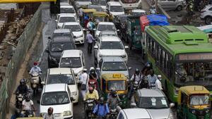 Delhi Traffic Police will issue an advisory for vehicles after the construction work on the left carriageway is completed.(Biplov Bhuyan/HT PHOTO) Delhi Traffic Police will issue an advisory for vehicles after the construction work on the left carriageway is completed.(Biplov Bhuyan/HT PHOTO)