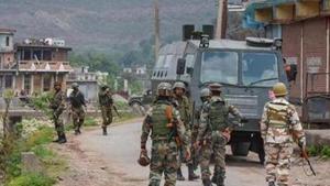 The LoC is witnessing 300 to 400 violations every single month.(PTI file photo) The LoC is witnessing 300 to 400 violations every single month.(PTI file photo)