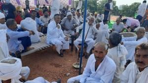Farmers’ dharna continues on Delhi-Meerut expressway on Saturday.(HT photo) Farmers’ dharna continues on Delhi-Meerut expressway on Saturday.(HT photo)