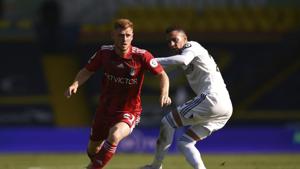 Fulham's Harrison Reed, left, duels for the ball with Leeds United's Rodrigo during the English Premier League soccer match between Leeds United and Fulham at Elland Road Stadium, in Leeds, England, Saturday, Sept. 19, 2020. (Oli Scarff/Pool via AP)(AP) Fulham's Harrison Reed, left, duels for the ball with Leeds United's Rodrigo during the English Premier League soccer match between Leeds United and Fulham at Elland Road Stadium, in Leeds, England, Saturday, Sept. 19, 2020. (Oli Scarff/Pool via AP)(AP)