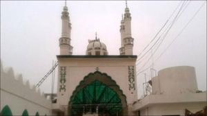 Prayers at Dargah of Peer Baba in J-K believed to ward off mishaps and evil spirits(Twitter/rahulva19610064) Prayers at Dargah of Peer Baba in J-K believed to ward off mishaps and evil spirits(Twitter/rahulva19610064)