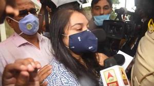 Shruti Modi outside ED office.(Varinder Chawla/HT Photo) Shruti Modi outside ED office.(Varinder Chawla/HT Photo)