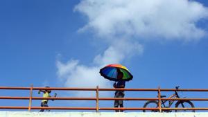 In 2015, the average temperature for the month was 36.1 degrees Celsius, this time it may be around 36 degrees Celsius, IMD says.(Raj K Raj/HT PHOTO) In 2015, the average temperature for the month was 36.1 degrees Celsius, this time it may be around 36 degrees Celsius, IMD says.(Raj K Raj/HT PHOTO)