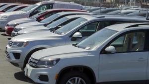 Almost 30 lakh old vehicles will require HSRPs and the fuel-based colour stickers. Various auto makers have appointed a vendor for HSRPs and the plates can booked online.(Representational Photo) Almost 30 lakh old vehicles will require HSRPs and the fuel-based colour stickers. Various auto makers have appointed a vendor for HSRPs and the plates can booked online.(Representational Photo)