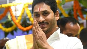 Jagna Reddy wore traditional attire of a Hindu devotee, sported the “Thiru Namam” (the Vaishnavite style of tilak on the forehead) and carried the silk clothes on his head into the temple to present them to the Lord on behalf of the state government, amidst chanting of Vedic hymns. (HT Photo ) Jagna Reddy wore traditional attire of a Hindu devotee, sported the “Thiru Namam” (the Vaishnavite style of tilak on the forehead) and carried the silk clothes on his head into the temple to present them to the Lord on behalf of the state government, amidst chanting of Vedic hymns. (HT Photo )