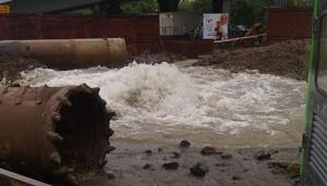 Officials say this is one of the crucial pipelines connecting the entire city. So water supply will be majorly affected across Thane.(Sourced) Officials say this is one of the crucial pipelines connecting the entire city. So water supply will be majorly affected across Thane.(Sourced)