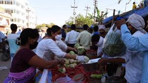 States can dictate quantities traders can store and also restrict the movement of any commodity deemed “essential”.(Hindustan Times) States can dictate quantities traders can store and also restrict the movement of any commodity deemed “essential”.(Hindustan Times)