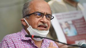 Prashant Bhushan acknowledged receiving the notice on Twitter this morning.(PTI file photo) Prashant Bhushan acknowledged receiving the notice on Twitter this morning.(PTI file photo)