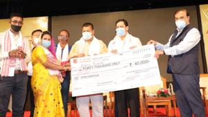 CM Sarbananda Sonowal urged newlywed couples to get their marriages registered in order to uphold the dignity of the institution of marriage. Nearly 100 couples from 30 districts of the state were present at the launch ceremony on Thursday. (HT Photo) CM Sarbananda Sonowal urged newlywed couples to get their marriages registered in order to uphold the dignity of the institution of marriage. Nearly 100 couples from 30 districts of the state were present at the launch ceremony on Thursday. (HT Photo)