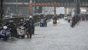 Rains across the island city and the western suburbs picked up late on Tuesday evening. There were intense spells across Mumbai overnight, a civic official said.(PTI photo) Rains across the island city and the western suburbs picked up late on Tuesday evening. There were intense spells across Mumbai overnight, a civic official said.(PTI photo)