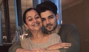 Sooraj Pancholi said that there was no truth to the news of Zarina Wahab being admitted to the hospital again. Sooraj Pancholi said that there was no truth to the news of Zarina Wahab being admitted to the hospital again.