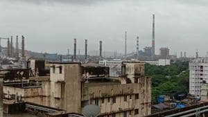 Residents of the Mahul-Trombay industrial area have been demanding their rehabilitation for the past two years on health grounds because of severe air pollution.(Sourced)