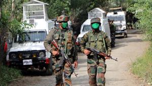 Army jawans walk towards an encounter site.(ANI Photo) Army jawans walk towards an encounter site.(ANI Photo)