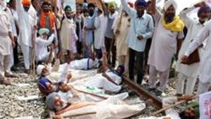 The railway ministry said that Punjab loaded 990 rakes of foodgrains procured by the Food Corporation of India in August this year and 816 rakes this month until September 23.(REUTERS) The railway ministry said that Punjab loaded 990 rakes of foodgrains procured by the Food Corporation of India in August this year and 816 rakes this month until September 23.(REUTERS)
