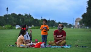 Family picnics at India Gate lawns are no longer a thing of the past. Many are reviving their love of this kind of family outing.(PHOTO: Raj K Raj/HT) Family picnics at India Gate lawns are no longer a thing of the past. Many are reviving their love of this kind of family outing.(PHOTO: Raj K Raj/HT)