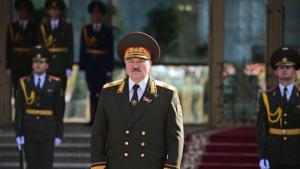 Belarusian President Alexander Lukashenko stands near service members during an inauguration ceremony in Minsk, Belarus September 23, 2020.(via REUTERS) Belarusian President Alexander Lukashenko stands near service members during an inauguration ceremony in Minsk, Belarus September 23, 2020.(via REUTERS)