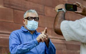 TMC MP Derek O'Brien at Parliament House during the ongoing Monsoon Session in New Delhi on Sunday, Sept. 20, 2020.(PTI) TMC MP Derek O'Brien at Parliament House during the ongoing Monsoon Session in New Delhi on Sunday, Sept. 20, 2020.(PTI)