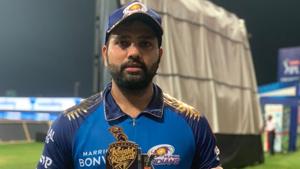 Mumbai Indians captain Rohit Sharma with the Player of the Match trophy.(Mumbai Indians/Twitter) Mumbai Indians captain Rohit Sharma with the Player of the Match trophy.(Mumbai Indians/Twitter)