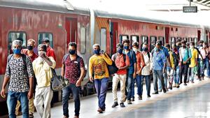 Migrant workers, who had left during the Covid-19 lockdown to their home state of Uttar Pradesh, returning to Ahmedabad.(File Photo) Migrant workers, who had left during the Covid-19 lockdown to their home state of Uttar Pradesh, returning to Ahmedabad.(File Photo)