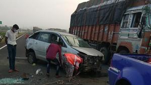 The picture from the accident site on national highway 46 in Guna district where the police car overturned. (HT Photo) The picture from the accident site on national highway 46 in Guna district where the police car overturned. (HT Photo)