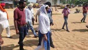 To check the procurement process, Haryana Democratic Front (HDF) leader Chitra Sarwara visited the Ghasitpur mandi in Ambala district and found that the whole mandi was full of paddy with no space left.(HT PHOTO) To check the procurement process, Haryana Democratic Front (HDF) leader Chitra Sarwara visited the Ghasitpur mandi in Ambala district and found that the whole mandi was full of paddy with no space left.(HT PHOTO)